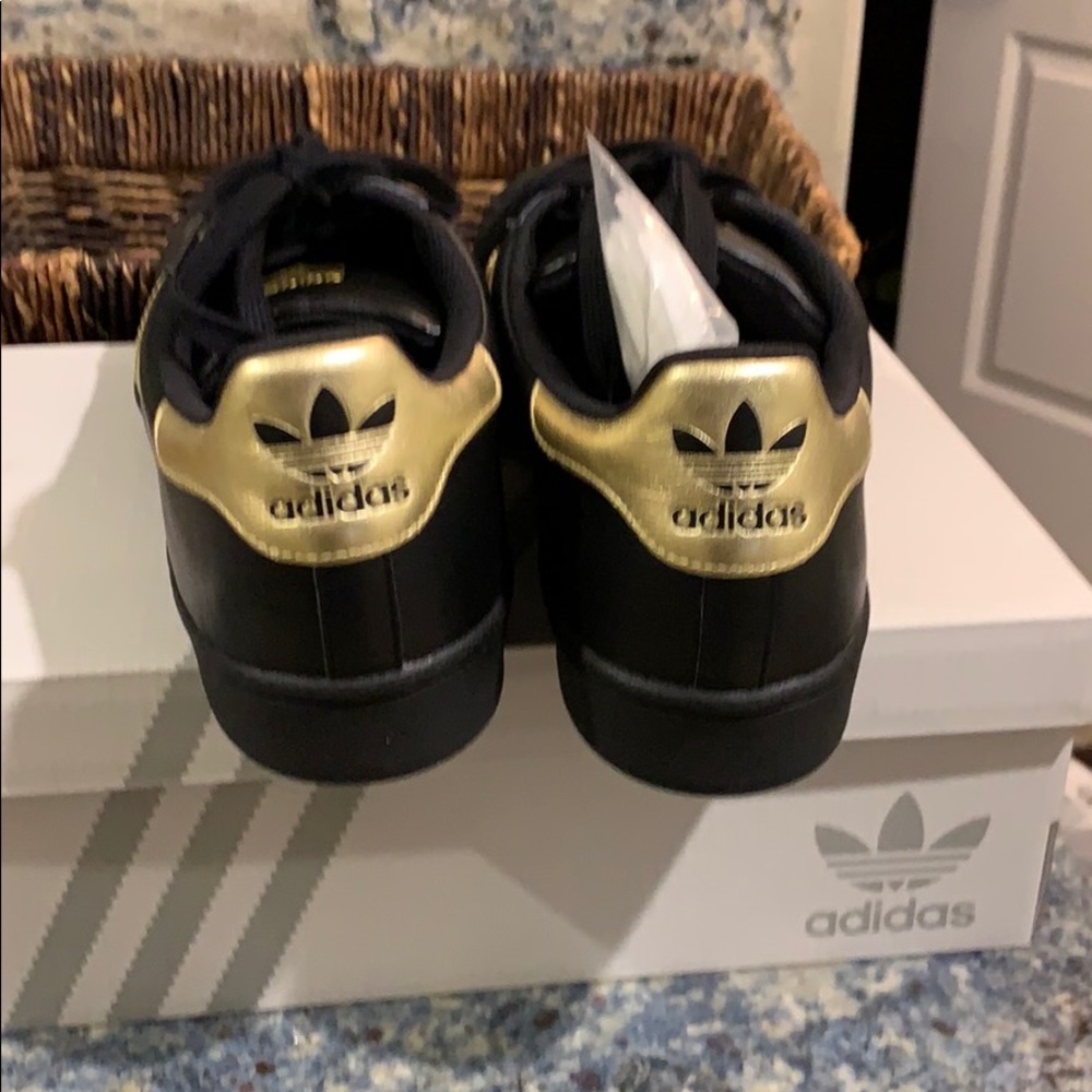 Adidas - Picture 2 of 4